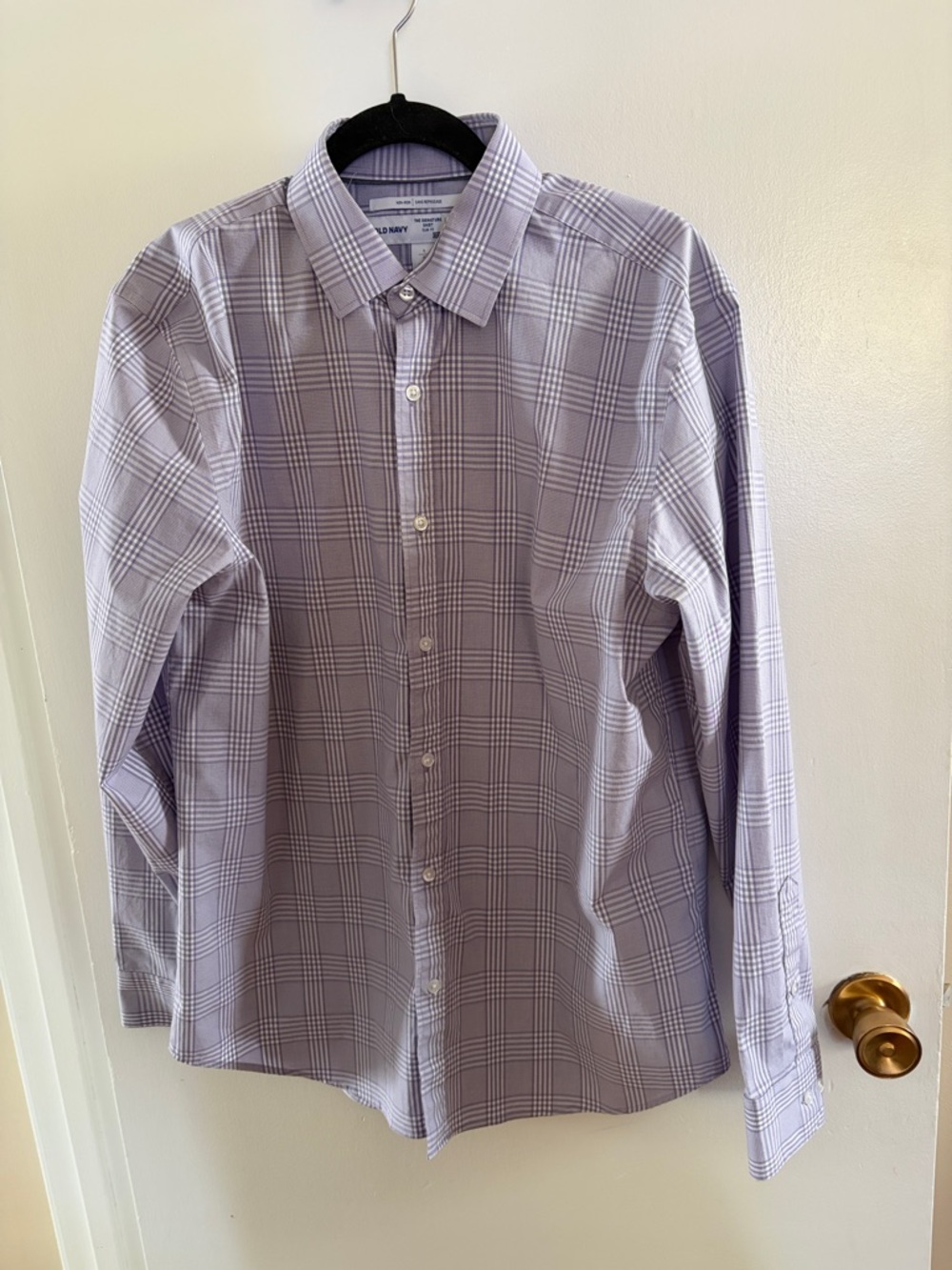 Old navy men’s non iron dress shirt size large